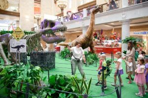 «Динозавры на каникулах»: ЦДМ приглашает на семейный фестиваль