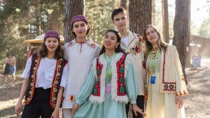Татарстан и Башкортостан провели Сабантуй на молодежном форуме