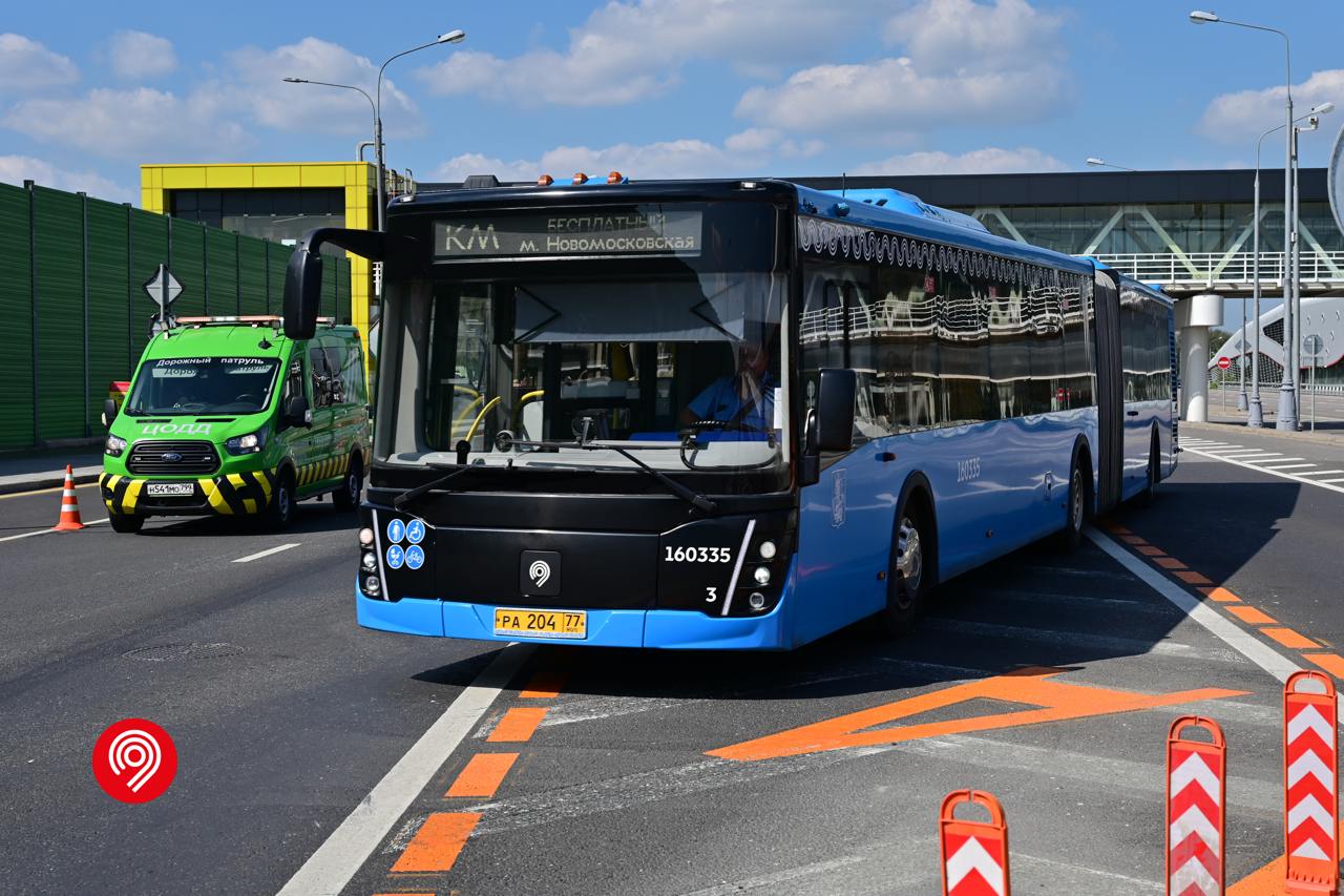 В выходные наши бесплатные автобусы работали на участке «Саларьево» — «Новомосковская». Они продолжают ходить на временно закрытом участке Сокольнической линии метро до 28 августа включительно.