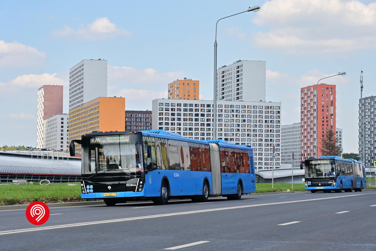 В выходные наши бесплатные автобусы работали на участке «Саларьево» — «Новомосковская». Они продолжают ходить на временно закрытом участке Сокольнической линии метро до 28 августа включительно.