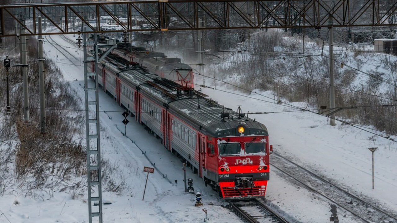 Пригородные поезда переходят на новый график движения с 15 декабря