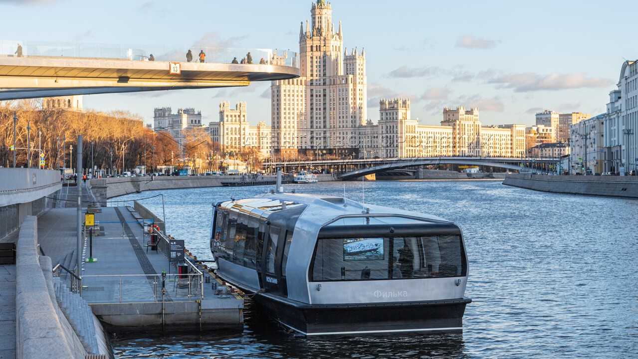 Мосгортранс: "До московских причалов электросудов ведут почти 40 маршрутов автобусов и электробусов"